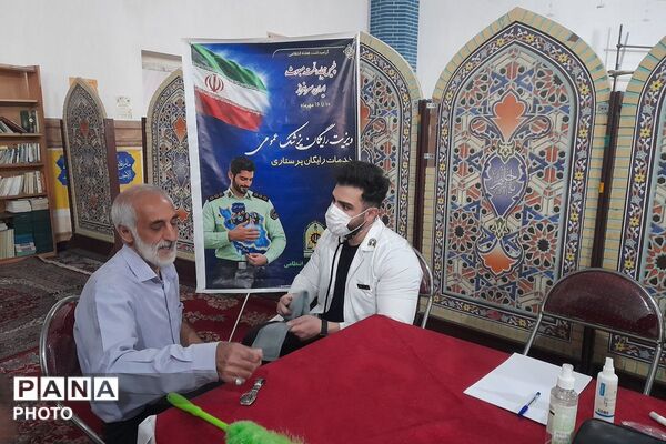 برپایی میز خدمت پلیس در مصلی به مناسبت هفته نیروی انتظامی