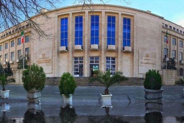 تامین کالاهای اساسی با سرعت در حال انجام است/ پرداخت حقوق کارکنان دولت بدون وقفه‌