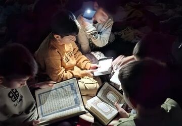 سحرگاه دانش‌آموزان معتکف 