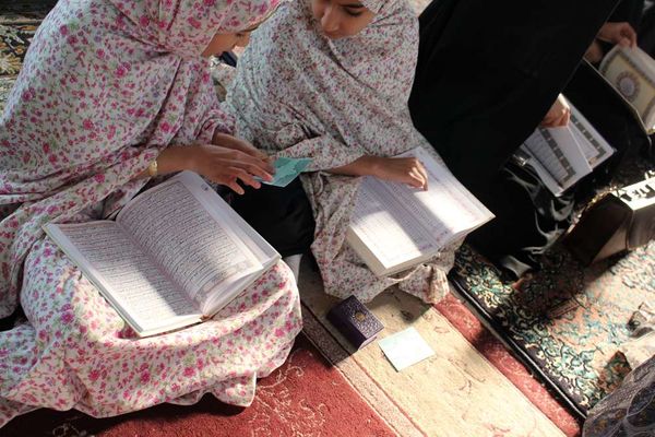 اعتکاف دانش‌آموزی در شهر کرمان