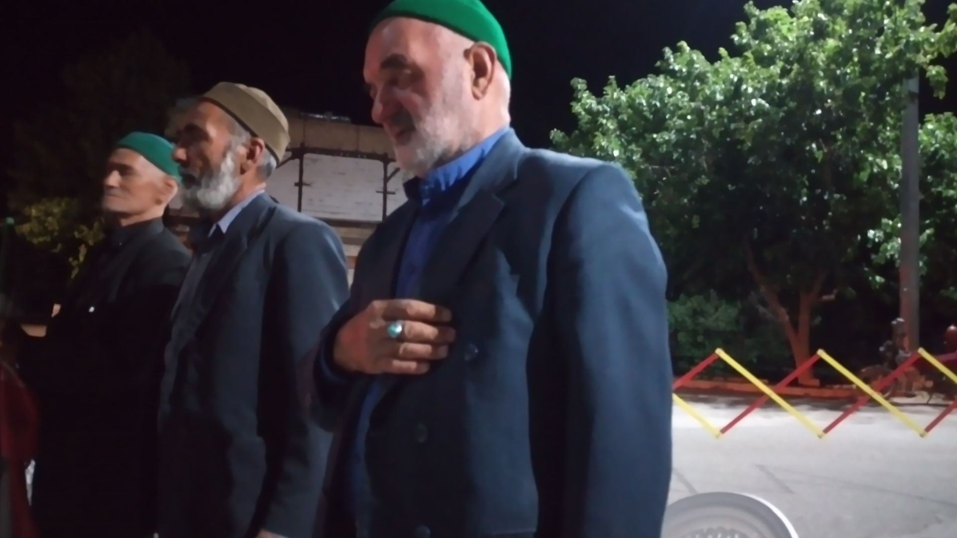 تجمعات شبانه مردم شهر بار برای رهبر شهید