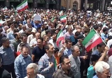 خروش بی‌سابقه مردم اراک در نماز جمعه و راهپیمایی جمعه خشم و نصر