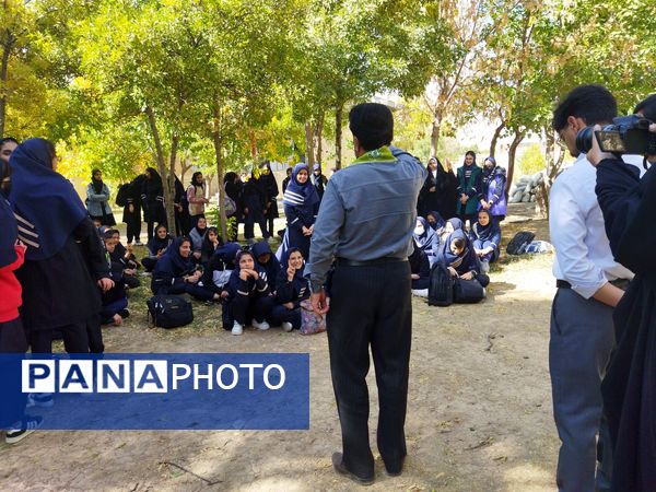 حضور دانش‌آموزان ناحیه یک شهرکرد و لاران در اردوی «طرح تمشک» 