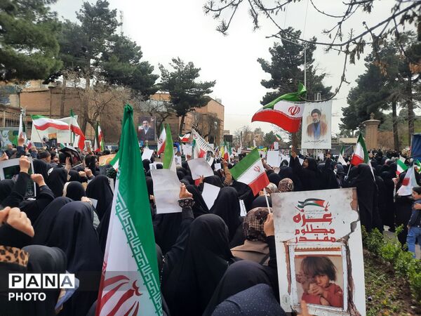 راهپیمایی روزجهانی قدس باحضور پرشور مردم در شهرستان نیشابور