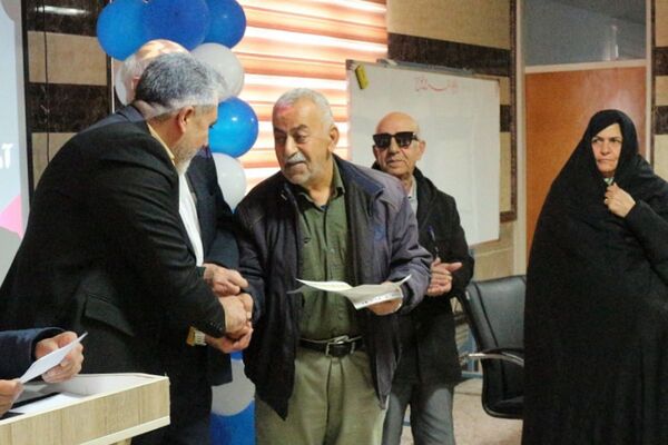تقدیر از بازنشستگان آموزش‌و‌پرورش فیروزکوه 