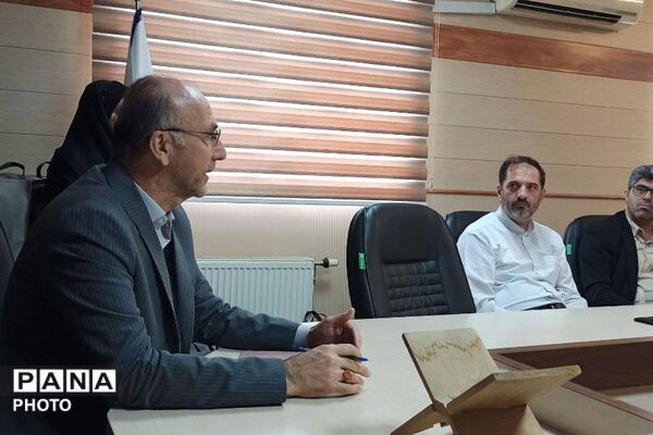 تقدیر از داوران مسابقات قرآن و عترت ورامین 