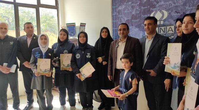 تجلیل مدیر کل آموزش وپرورش استان اردبیل از دانش آموز خبرنگاران پانا