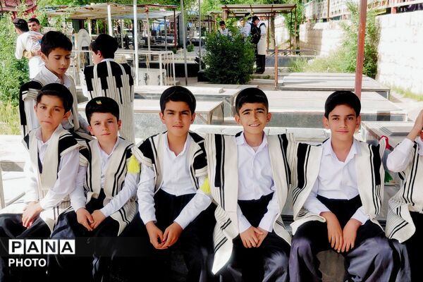 یادبودی در مسیر دوچرخه برای قهرمانان کوچک میناب