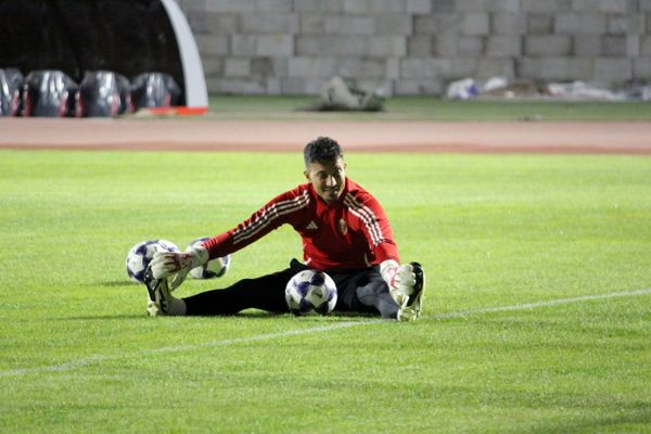 تمرین پیش از بازی با تراکتور تیم الوحده امارات