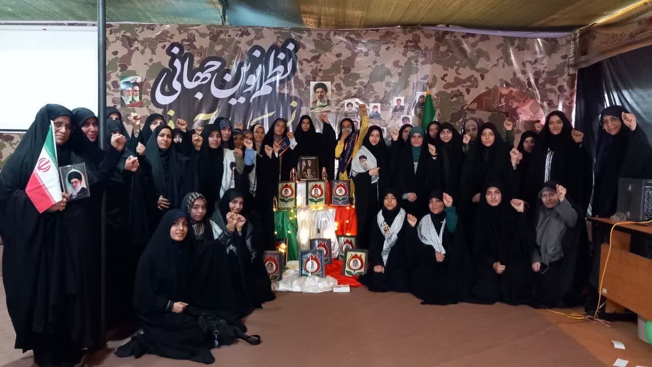 خاطره گویی فرماندهان واحدهای حوزه یک بسیج دانش آموزی قم در پاتوق نوجوان مبارز