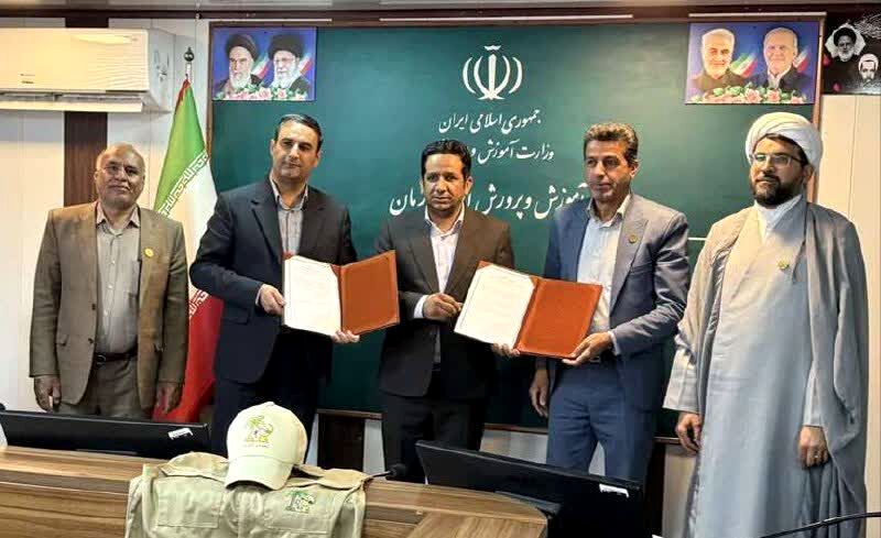 «نخلبان کوچک»؛ طرح مشترک کرمان برای نجات نخلستان‌ها از آفت سرخرطومی خرما
