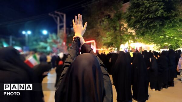 مردم فارسان با دست‌های وحدت، حامی مقاومت شدند