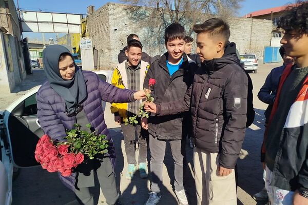 بازدید دانش‌آموزان دبیرستان وحدت شفیعی از مرکز معاینه فنی خودرو کهریزک 