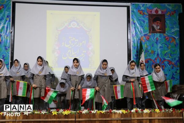 گرامیداشت هفته امور تربیتی در ابرکوه