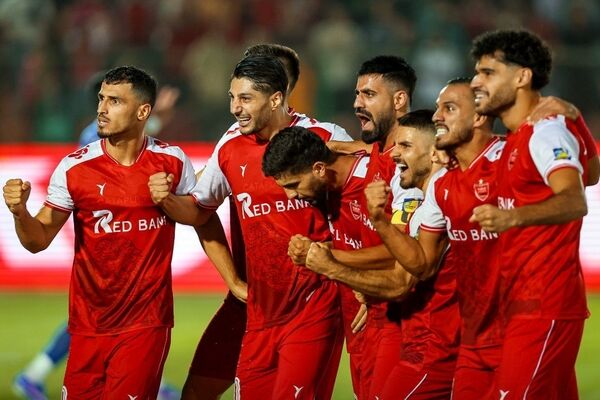 شکستن قفل دروازه استقلال نیاز به بازی منطقی و شش‌دانگ دارد/ پرسپولیس در پست‌های دفاع و هافبک ضعف دارد