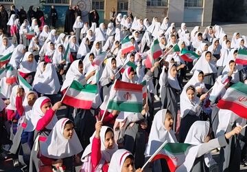 مشق علم و ایثار در نخستین روز مهر