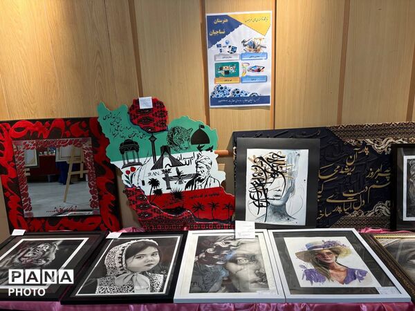 افتتاح «نگارستان فردا» ؛نمایشگاه دست سازه های دانش آموزان دختر شهرستان کاشمر