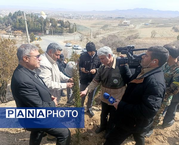 ریشه‌های امید در خاک زندگی