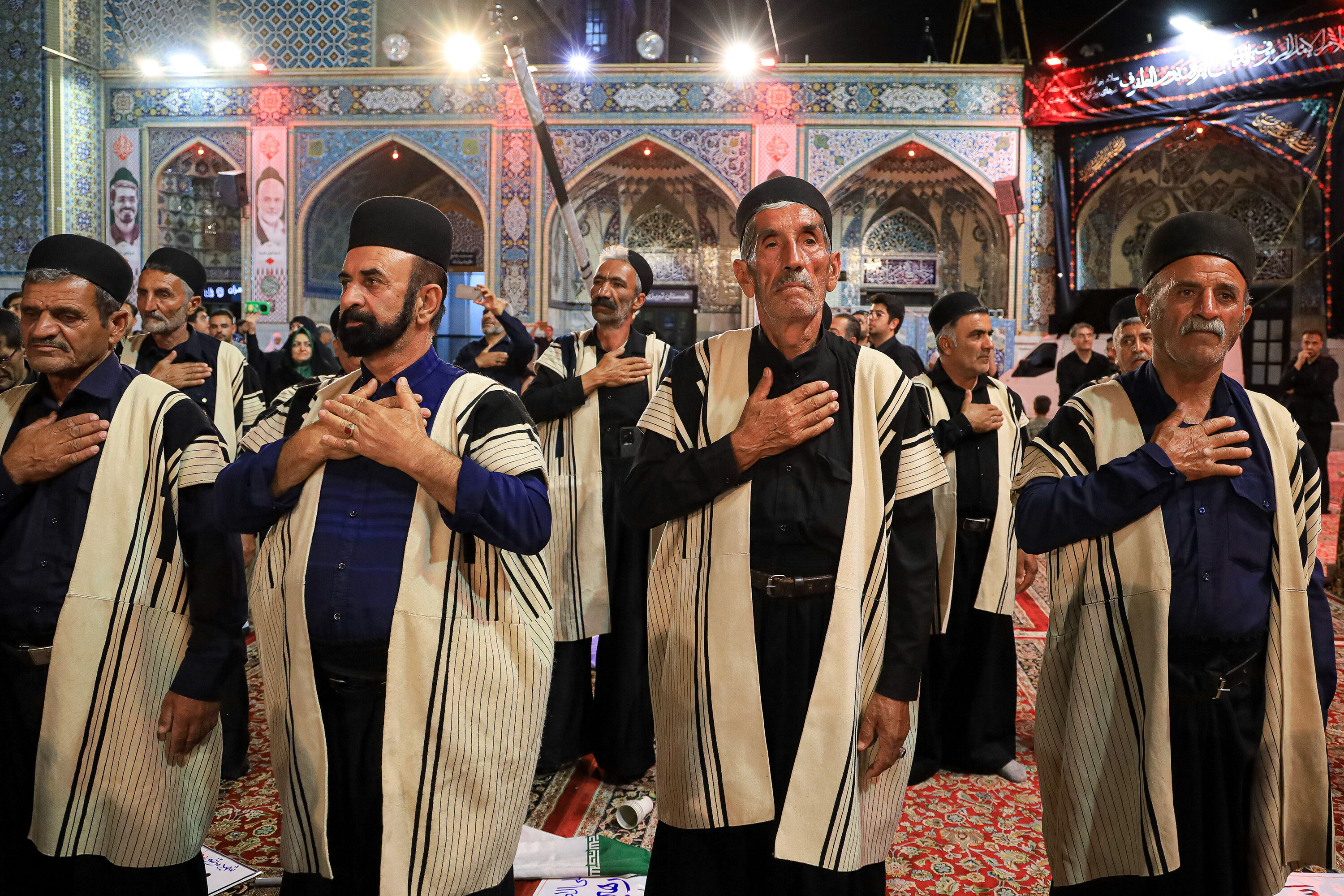 عزاداری سنتی شب هفتم محرم در «حسینیه حرم»