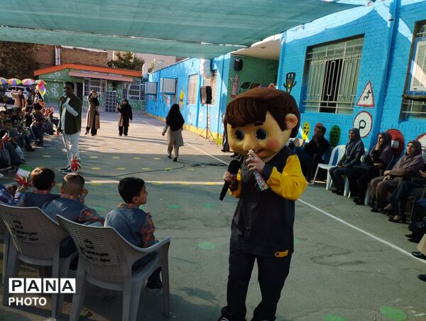 برگزاری جشن شکوفه ها در دبستان امامت ناحیه دو