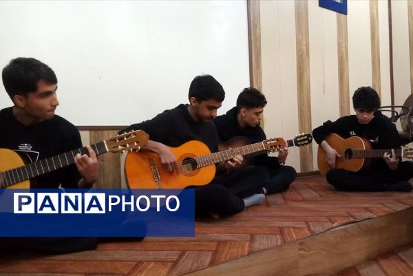 هنرنمایی دانش‌آموزان نوازنده در دیار شیخ جام