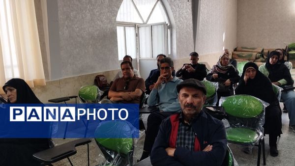 هم‌دلی خانه و مدرسه در نخستین جلسه اولیا و مربیان در مدرسه شاهد شهید کلانتری