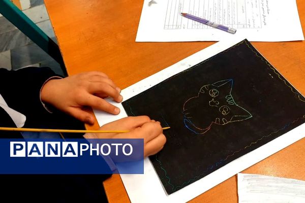 مسابقات هنر و خلاقیت دانش‌آموزان در مدرسه ۱۰ دی