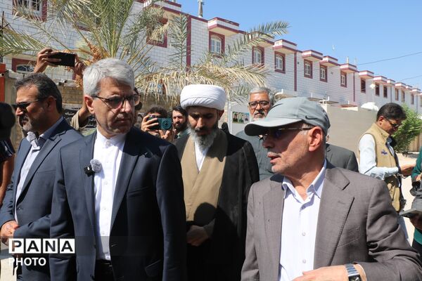 بازدید بقایی از مناطق جنگ‌زده لامرد