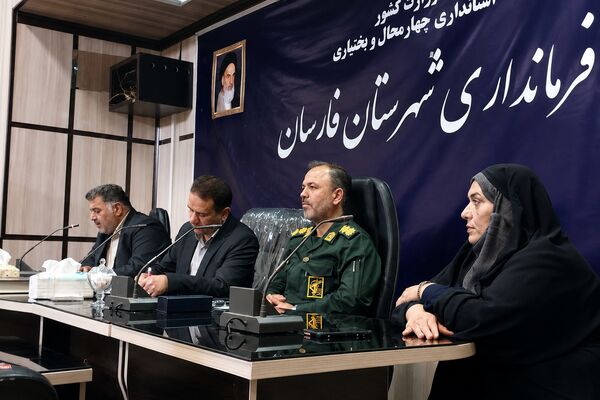 برگزاری نشست صمیمی خبرنگاران در فرمانداری شهرستان فارسان 
