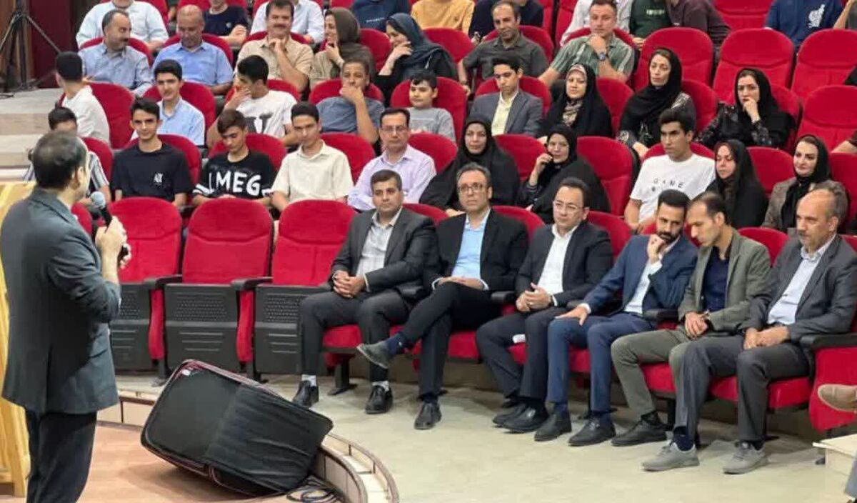 مدرسه تیزهوشان برازنده مقدم یزد سال تحصیلی جدید را با تأکید بر تعلیم و تزکیه آغاز کرد