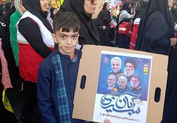 فرزندان ایران در روز ۱۳ آبان در خیابان ولی‌عصر(عج) شهرستان شهریار