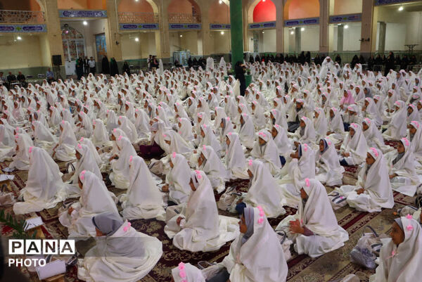 جشن تکلیف بیش از ۷۰۰ دانش آموز بافقی