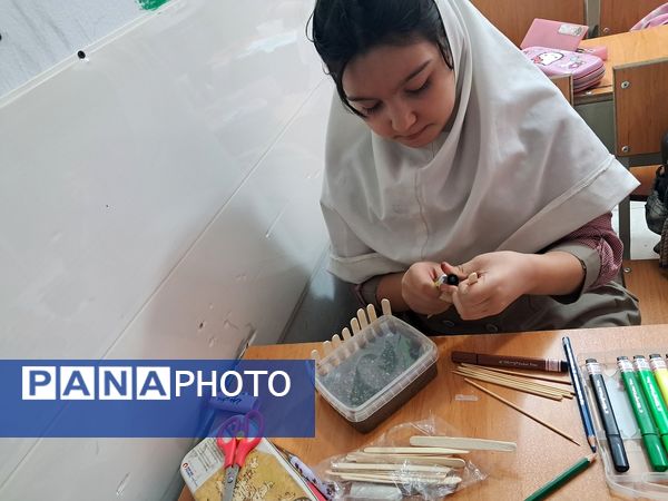 روز درختکاری متفاوت در دبستان ارمغان هستی ناحیه 3 کرج