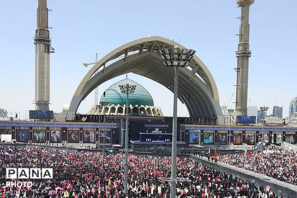 روایت  اشک‌ و دلدادگی  در مصلی
