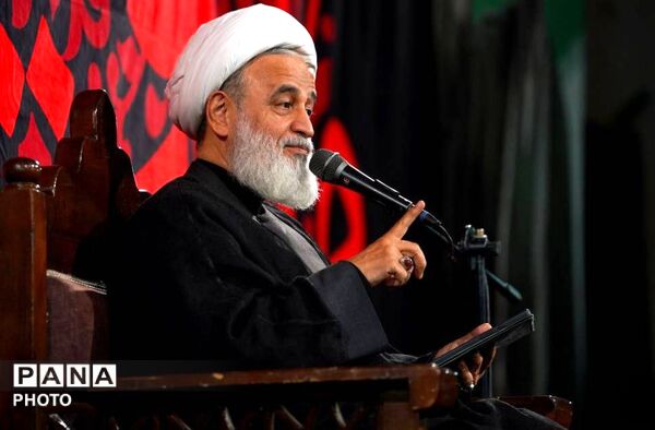 خیابان، مسافر بی‌ تاب محرم