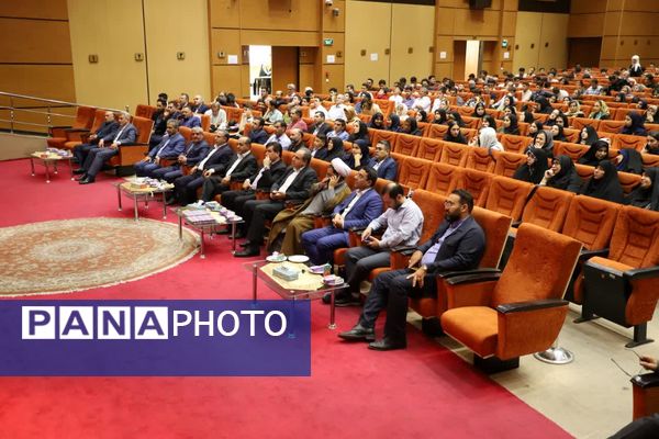 آیین نکوداشت منتخبین مرحله استانی چهل و سومین دوره مسابقات فرهنگی و هنری فردا