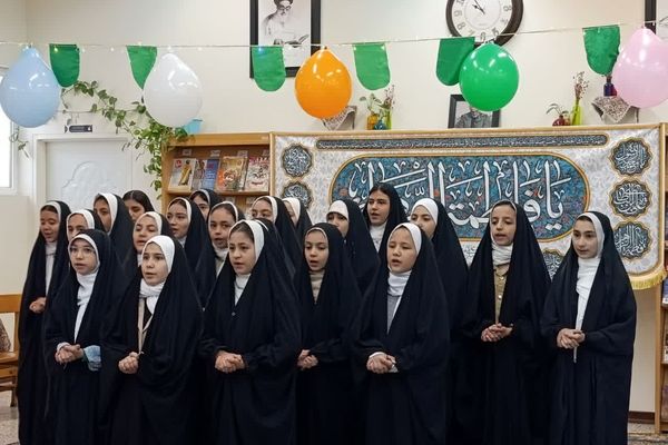 تقدیر از مادر شهید مهدی زاهدلویی در کتابخانه امام علی(ع) قم