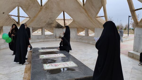 خروشان در مسیرِ خورشید؛ تجلیِ عزمِ «بسیج دانش‌آموزی» در میعادگاه شهدای سرخس