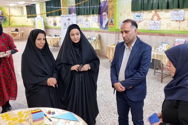 برپایی نمایشگاه صنایع آموزشی و فناوری‌های نوین در دبستان علوی 