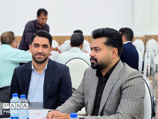 مراسم تجلیل و تقدیر از فرهنگیان در عنبرآباد