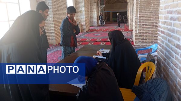  خدمت رسانی ادارات و سازمان‌های شهرستان نیشابور در میز خدمت نماز جمعه