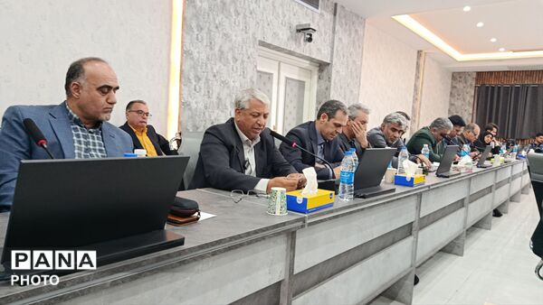 نشست خبری خبرنگاران و اصحاب رسانه با مدیرکل آموزش و پرورش استان خراسان رضوی