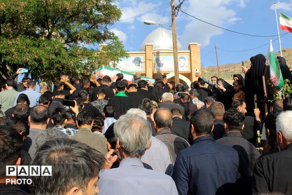 خاکسپاری دو شهید جنگ سوم در گلزار شهدای روستای فردو