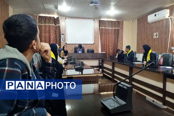 جلسه شورای دانش‌آموزی در منطقه چاروسا