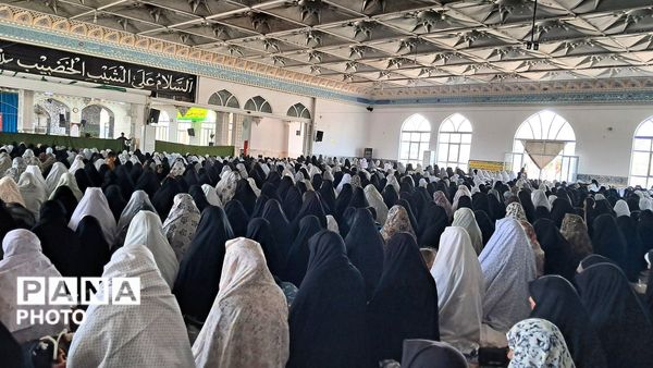 نماز جمعه ای با عطر رمضان در کاشمر 