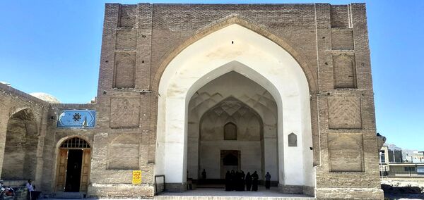 بازدید خبرنگاران پانا جلگه رخ از مجموعه گردشگری قطب الدین حیدر و رباط طبسی 