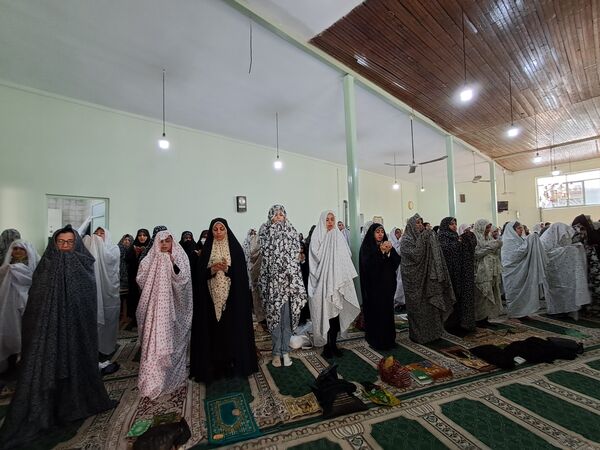 اقامه نماز عید سعید فطر در مسجد جامع جمنان قائمشهر
