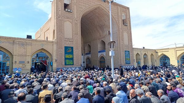نماز جمعه در آخرین جمعه ماه رمضان در نیشابور 