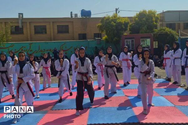 شور و نشاط ورزشی در المپیاد درون‌مدرسه‌ای مدارس عصمت و اسدیان اسلامشهر