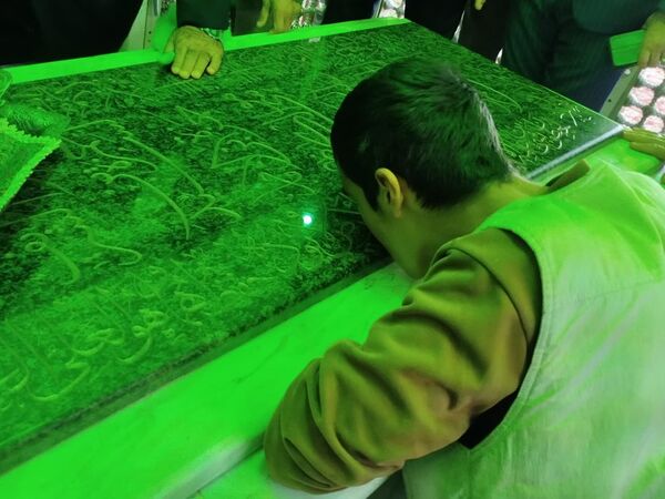 آیین غبارروبی ضریح مطهر امامزاده حمزه بن موسی کاظم (ع)